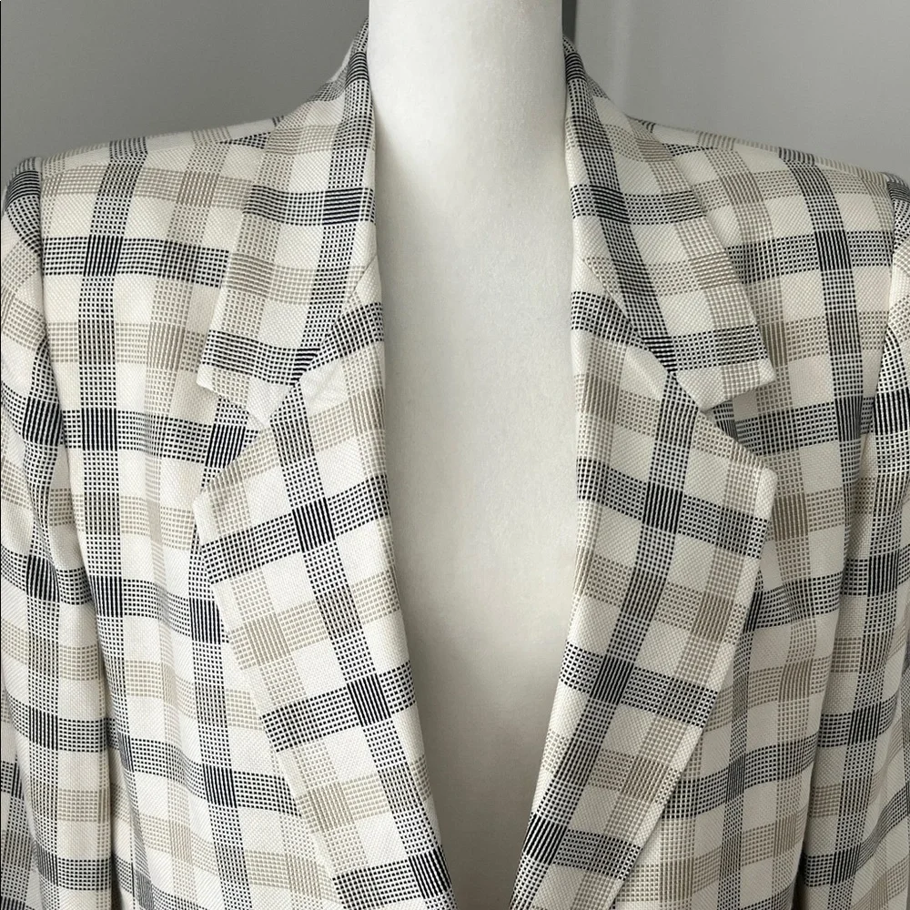 Kasper Plaid Blazer in Cream and Gray - Picture 3 of 5
